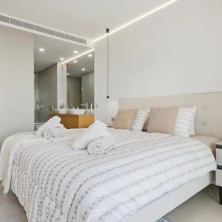 Luxury With Sea Views In Higueron Апартаменты *