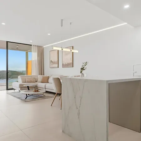 Luxury With Sea Views In Higueron *